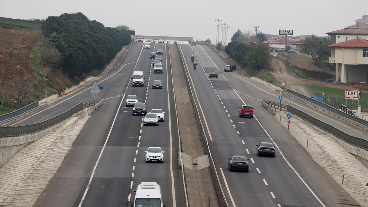 Tekirdağ-İstanbul Kara Yolunda Bayram Yoğunluğu