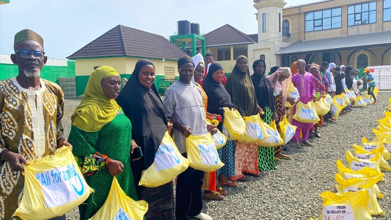 TİKA, Liberyalı Müslümanlara Ramazan Kolisi Gönderdi