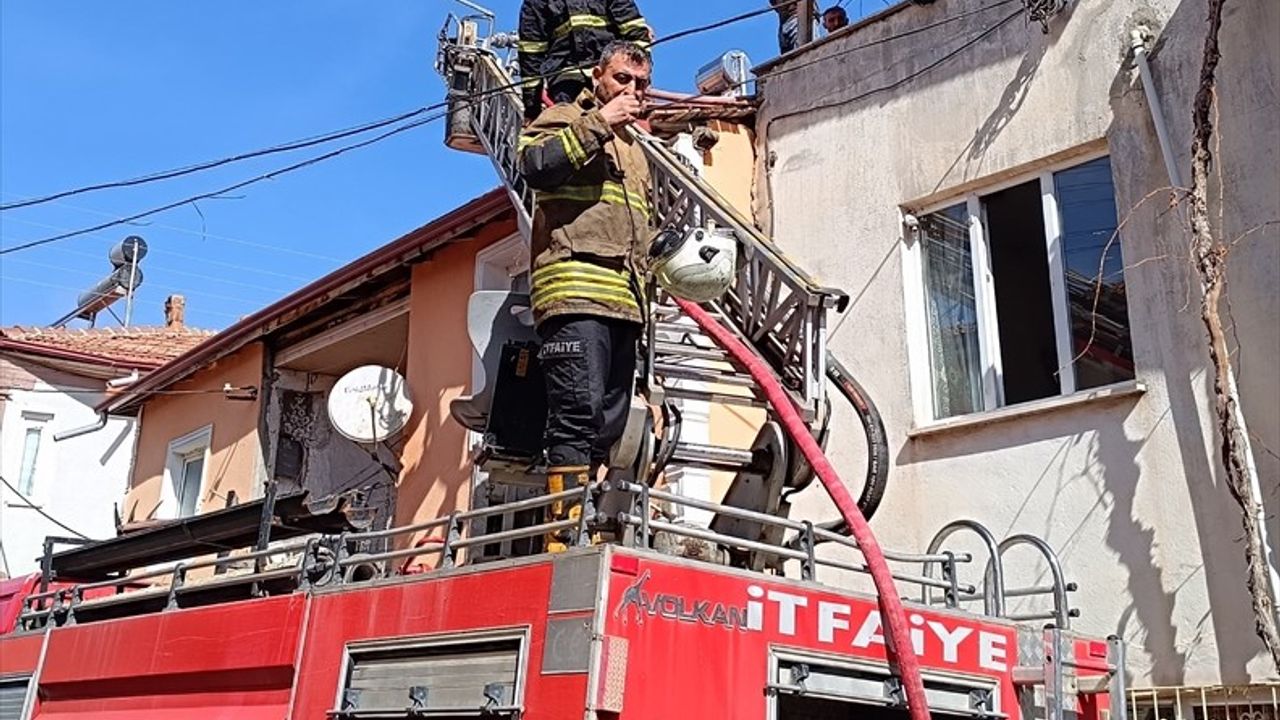 Tokat'ta Yangın: 3 Ev Hasar Gördü