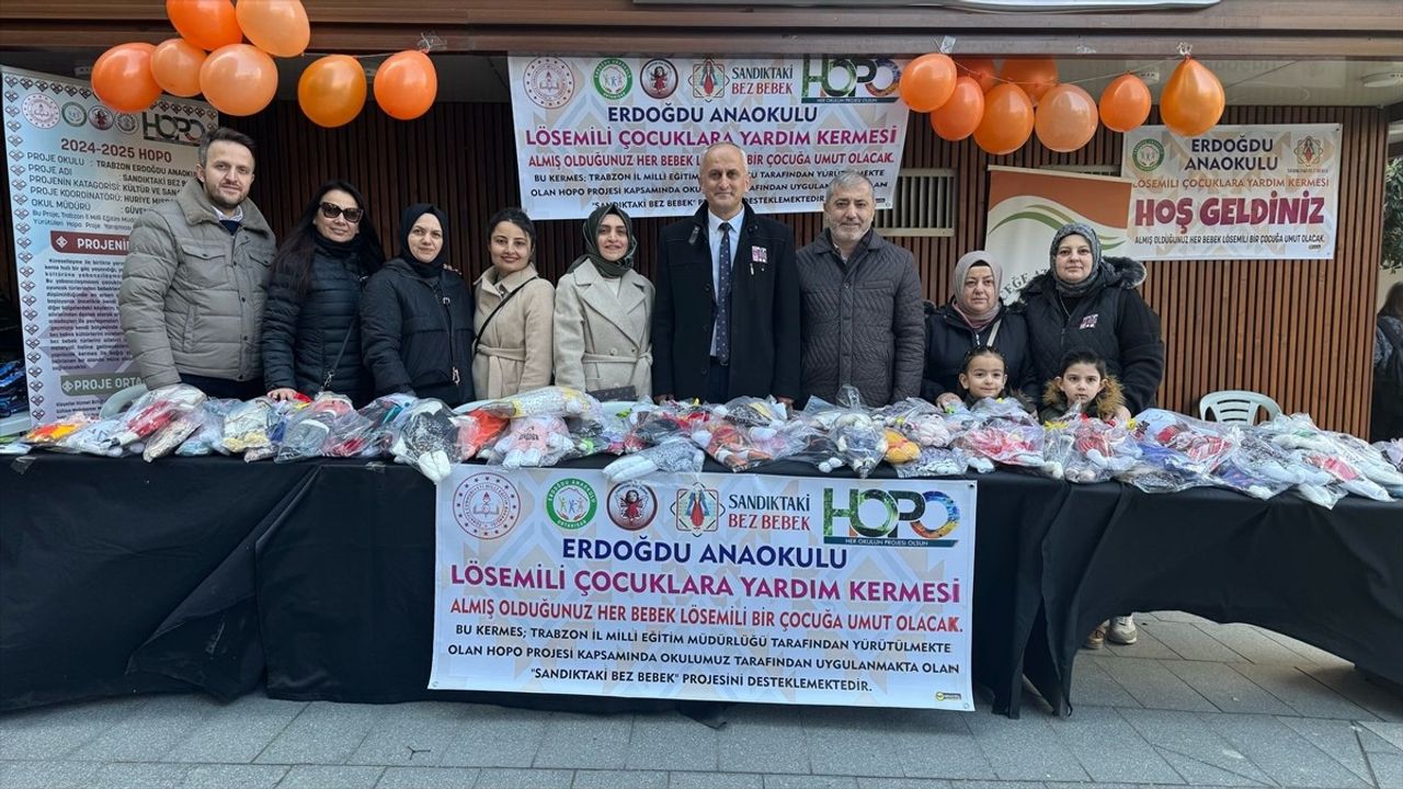Trabzon'da Lösemili Çocuklar İçin Bez Bebek Satışı