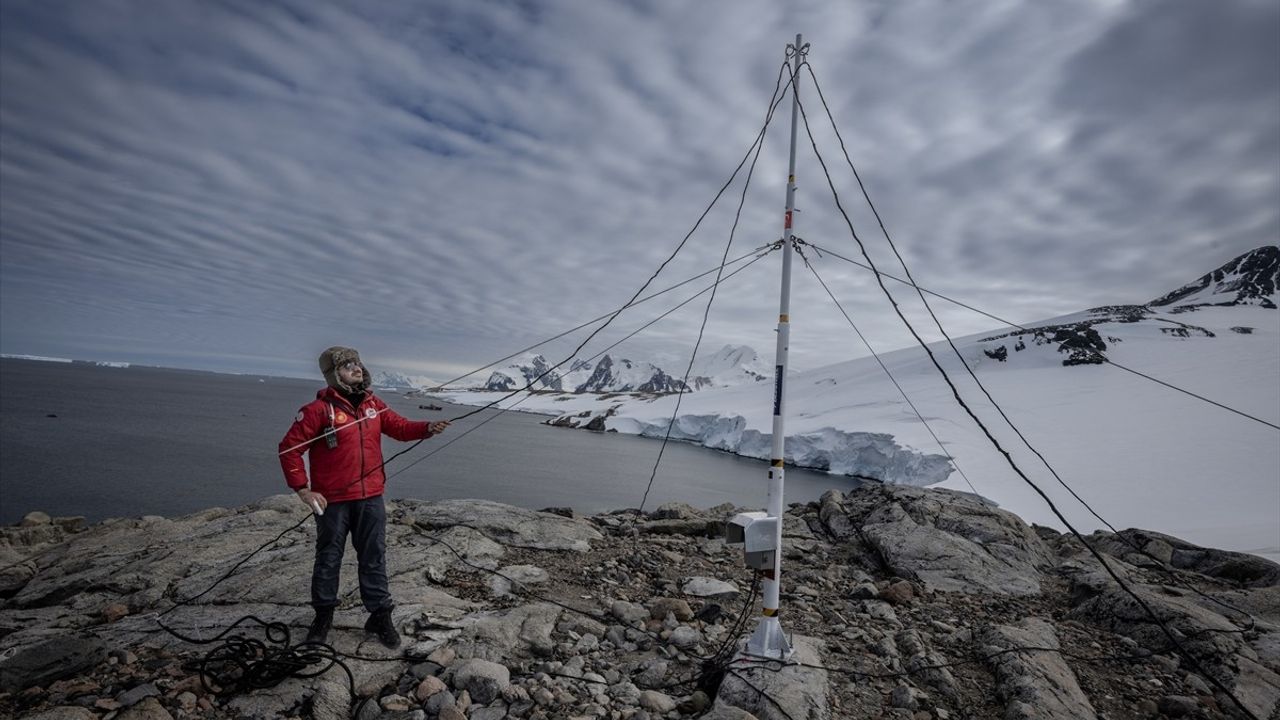 Türk Bilim İnsanları Antarktika'da Geleceği Araştırıyor