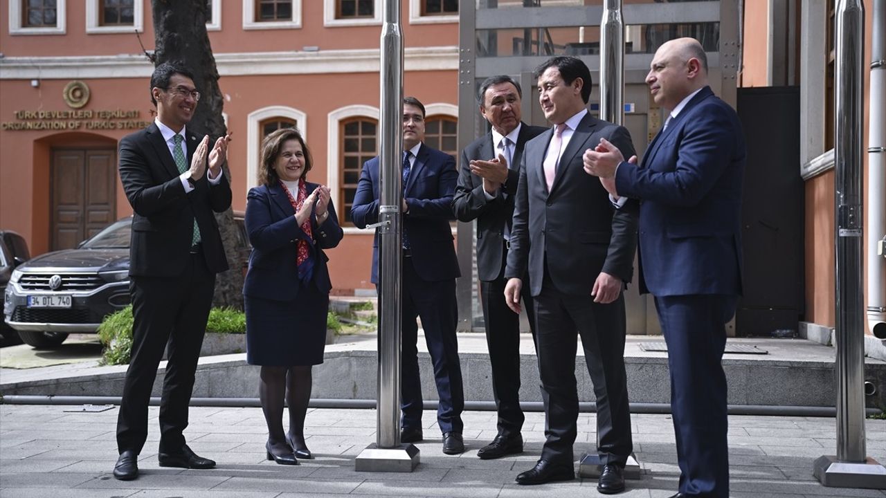 Türk Devletleri Teşkilatı'nın Yenilenen Bayrağıyla İstanbul'da Tören