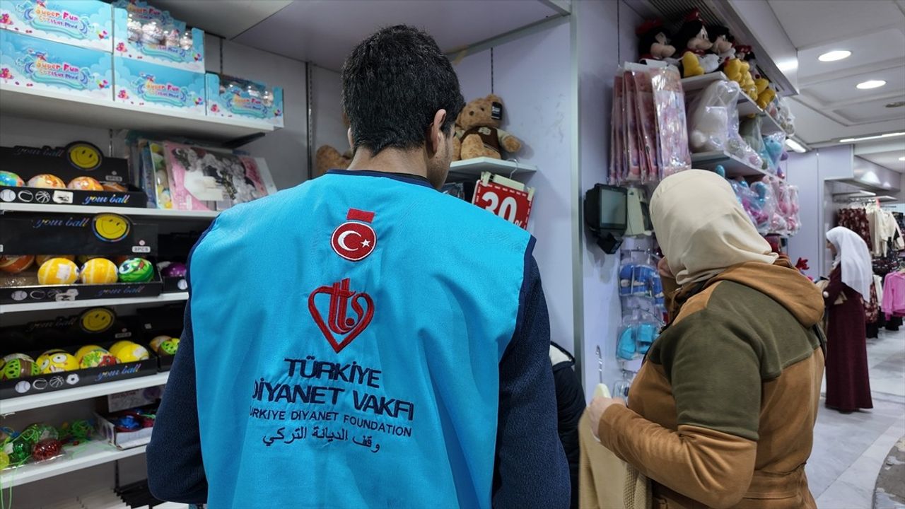 Türkiye Diyanet Vakfı Lübnan'daki İhtiyaç Sahiplerine Yardım Elini Uzatıyor