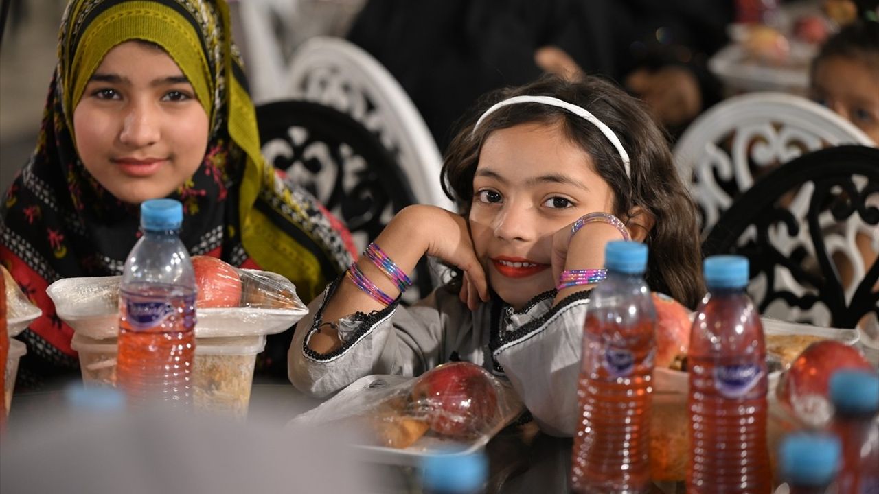 Türkiye Diyanet Vakfı Pakistan'da İftar Programı Düzenledi