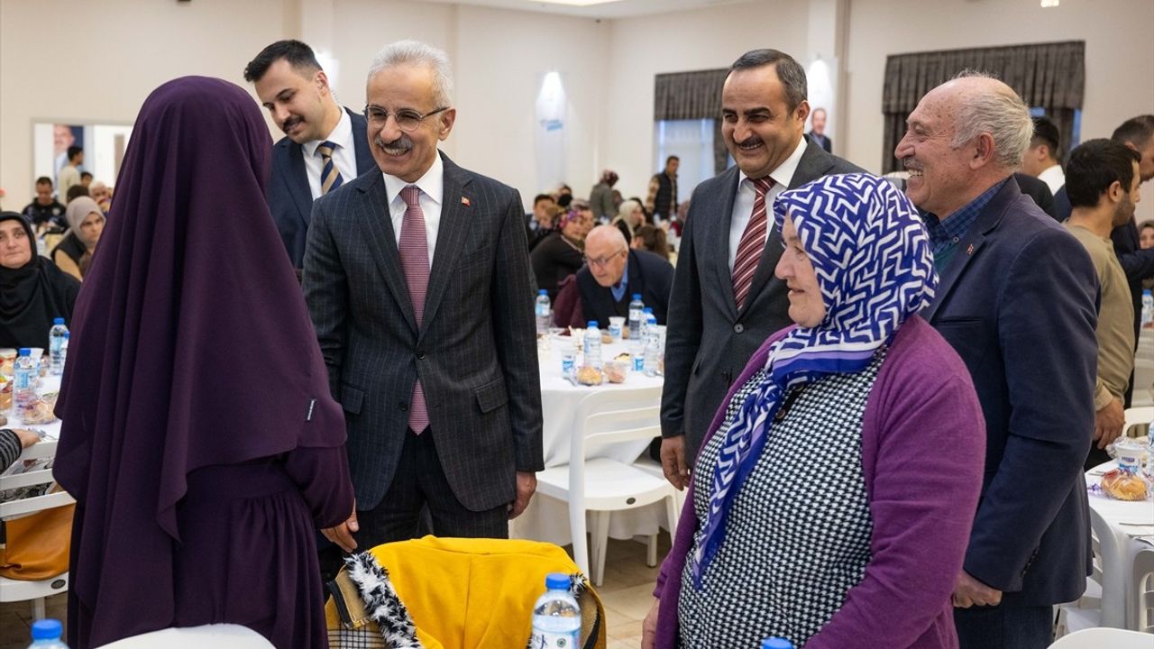 Ulaştırma ve Altyapı Bakanı Uraloğlu'ndan İftar Programında Açıklamalar