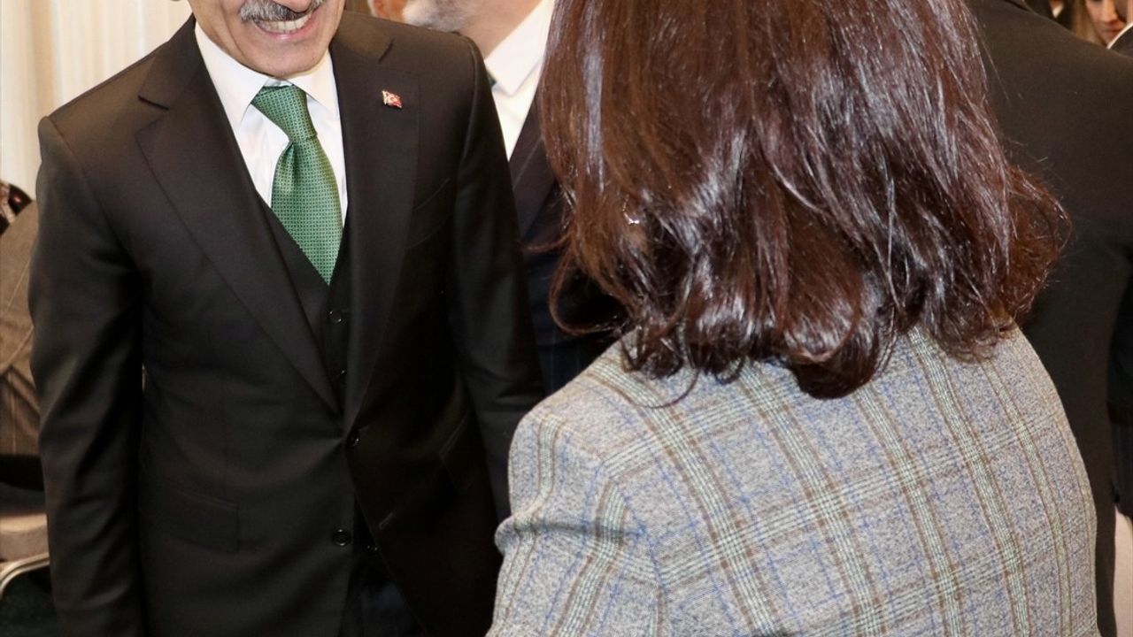 Ulaştırma ve Altyapı Bakanı Uraloğlu Trabzon'da Teşkilat Buluşmasında Konuştu