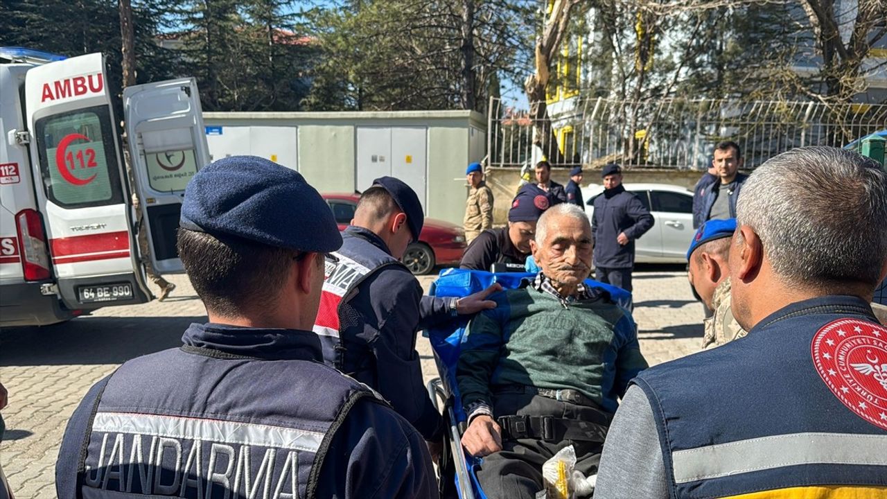 Uşak'ta iki komşusunu öldüren yaşlı zanlı hastaneye kaldırıldı