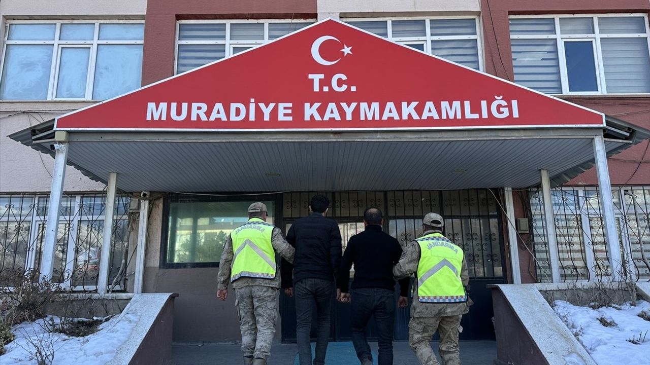 Van'da Düzensiz Göçmen Operasyonu: 4 Yakalandı, 2 Tutuklandı