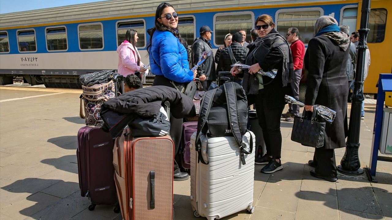 Van ile Tahran Tren Seferleri Yeniden Başladı