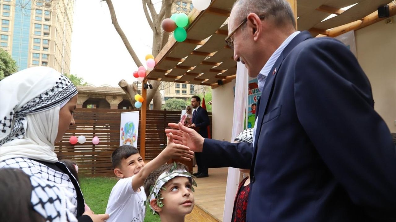 23 Nisan Bayramı Kahire'de Filistinli Çocuklarla Kutlandı