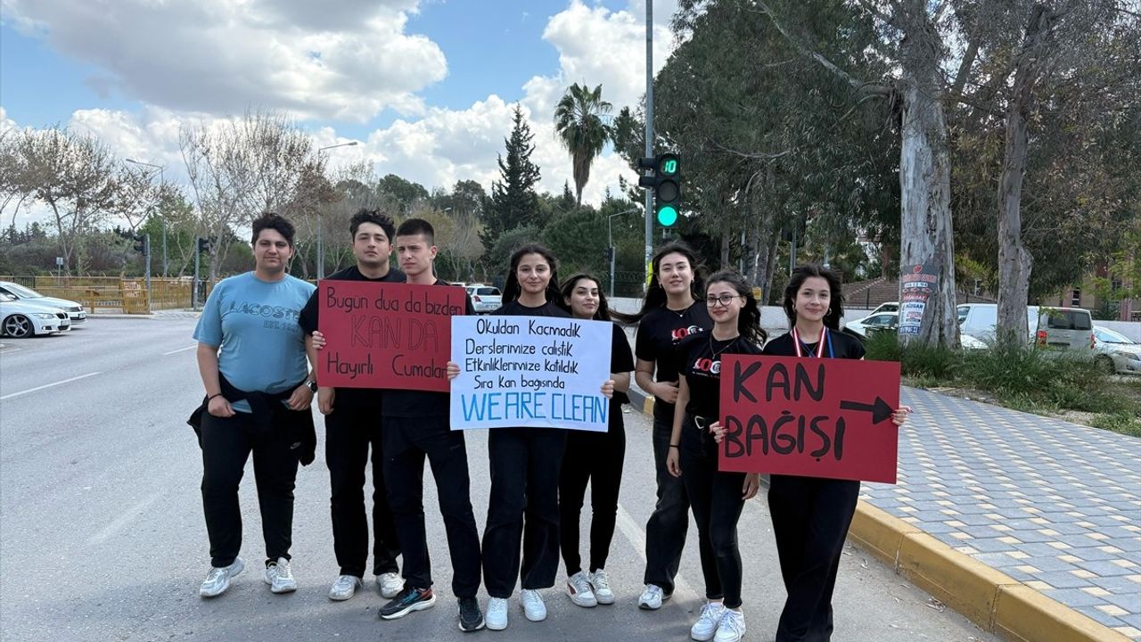 Adana'da Öğrencilerden Anlamlı Kan Bağışı Çağrısı