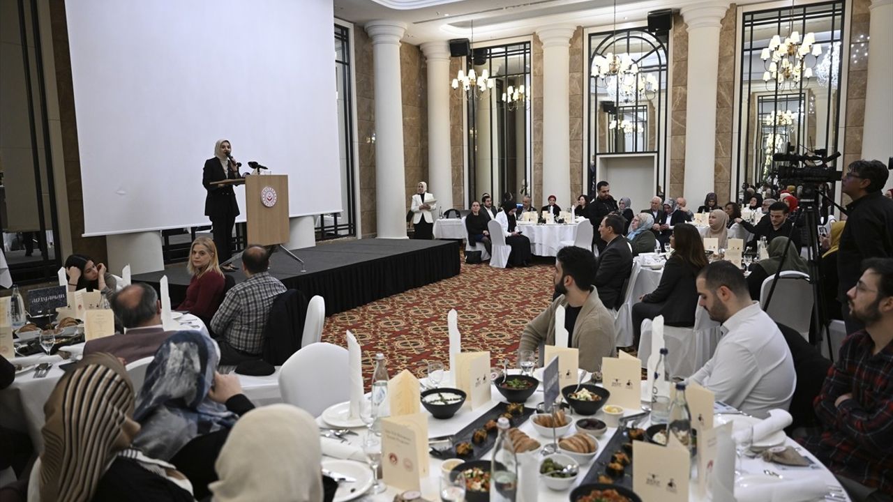 Aile ve Sosyal Hizmetler Bakanı Göktaş, Almanya'daki Türkleri Koruyucu Aile Olmaya Davet Etti
