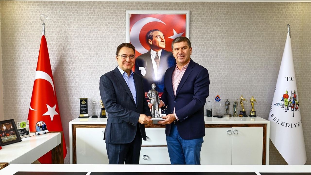 Ali Babacan Burdur'da Ziyaretlerde Bulundu