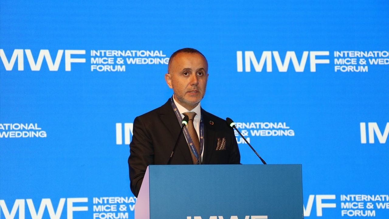 Antalya'da Düğün ve Kongre Turizmi Forumu Düzenlendi