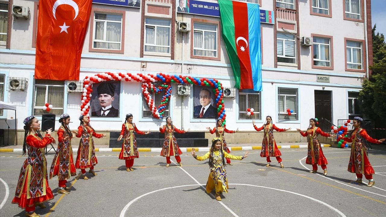 Azerbaycan'da 23 Nisan Ulusal Egemenlik ve Çocuk Bayramı Coşkusu