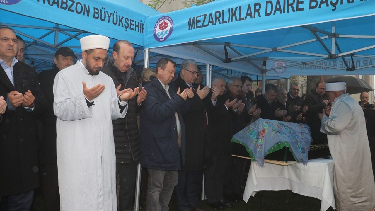Bakan Uraloğlu, Bakan Yardımcısı İskurt'un Annesinin Cenaze Törenine Katıldı