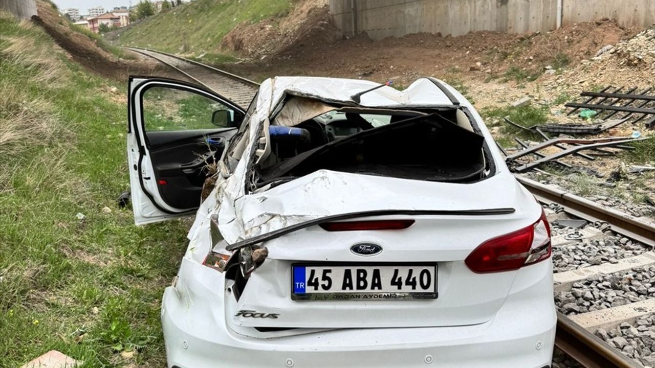 Batman'da Köprüden Düşen Araçta 3 Yaralı
