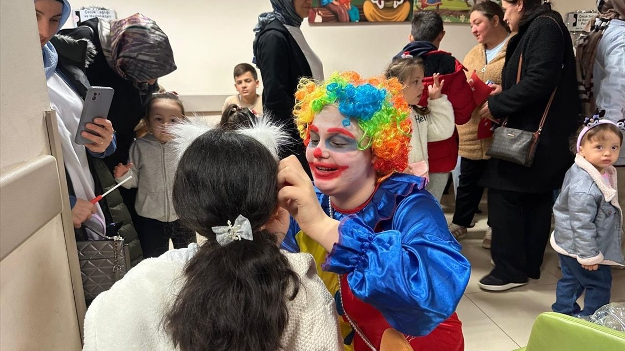 Çarşamba'da Hastanede Yatan Çocuklara 23 Nisan Sürprizi
