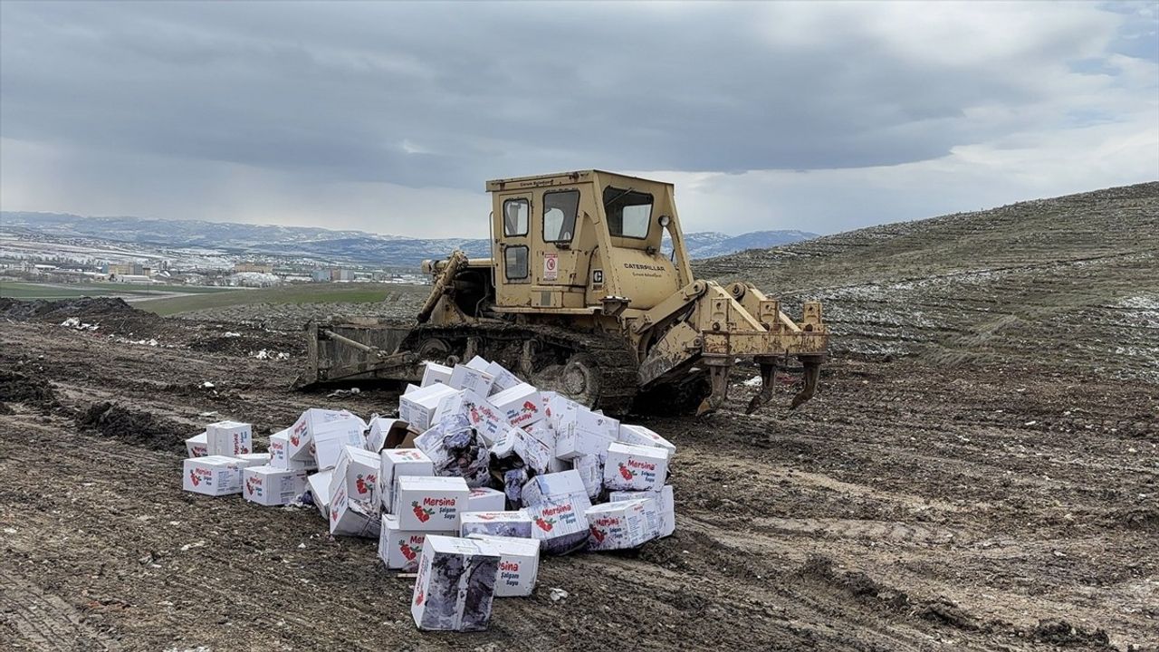 Çorum'da 4 Bin 200 Şişe Tarihi Geçmiş Şalgam İmha Edildi