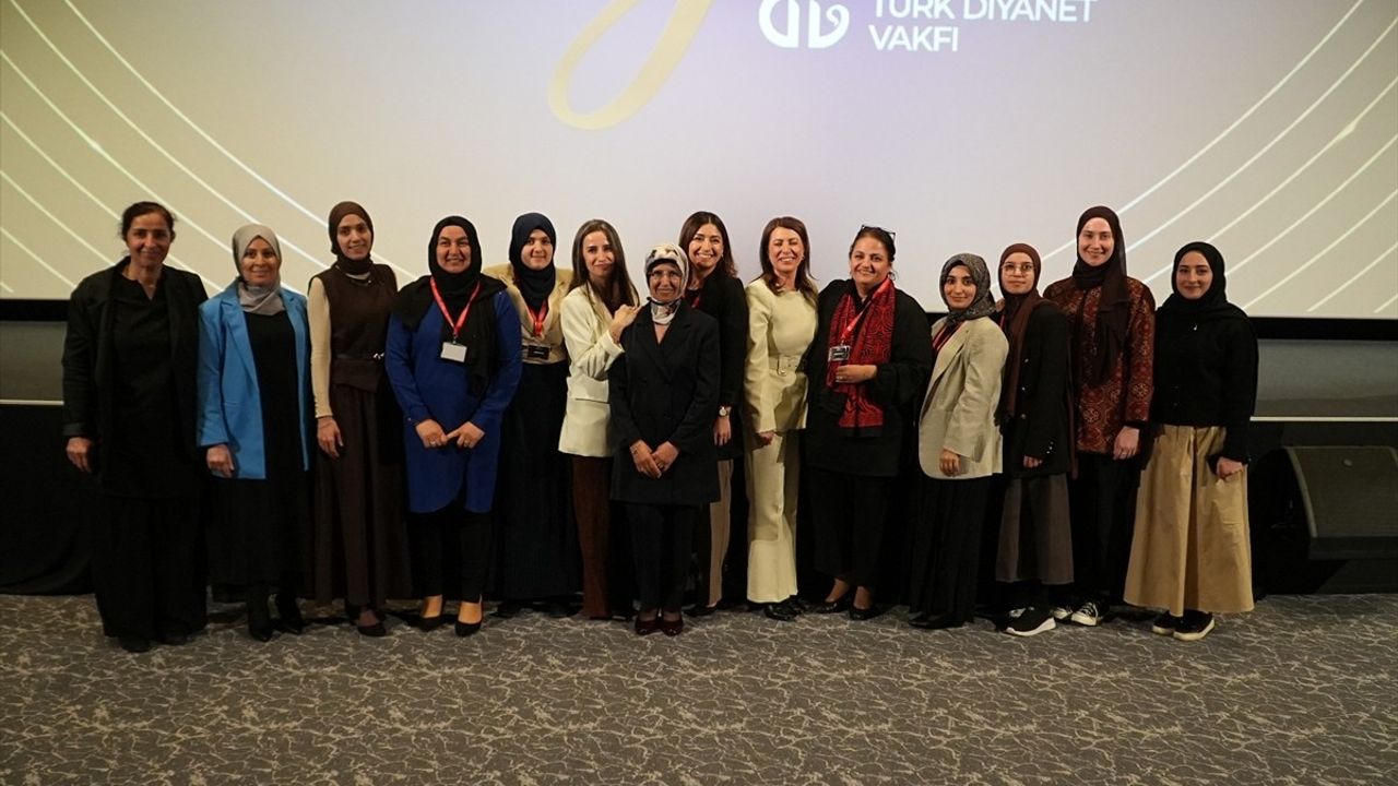Danimarka Türk Diyanet Vakfı'ndan Gurbet Çınarı Belgeseli