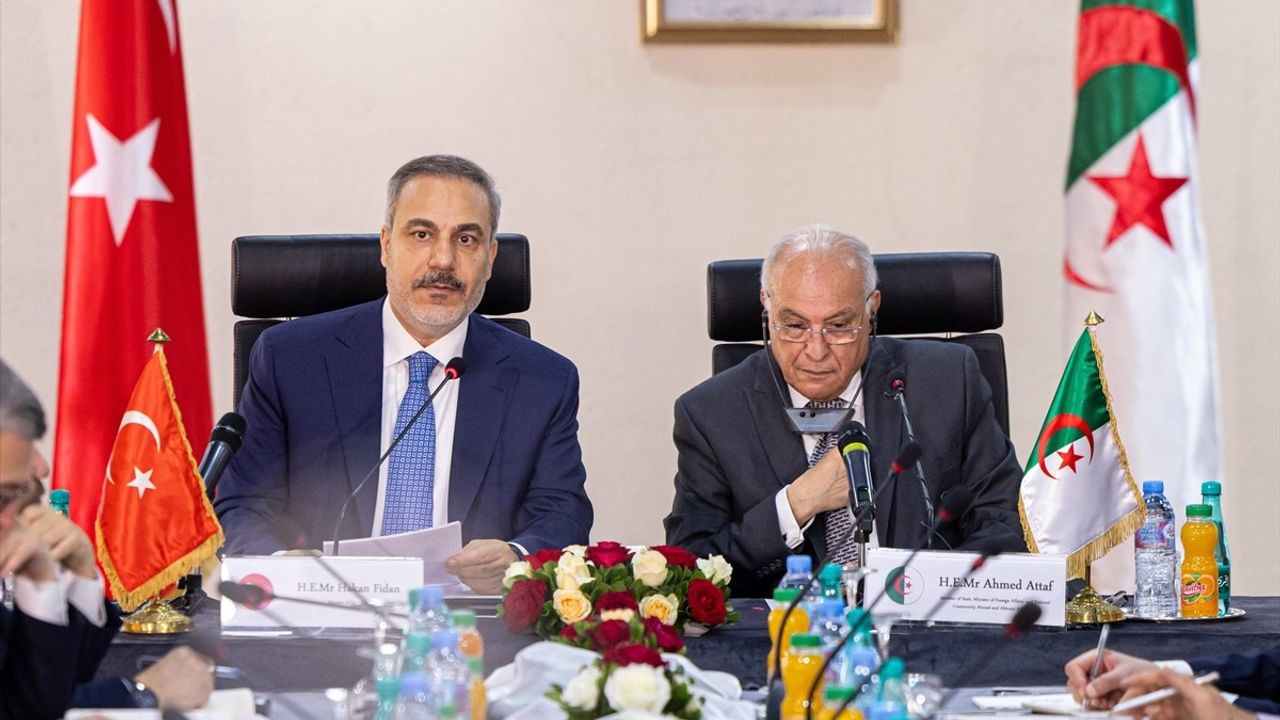 Dışişleri Bakanı Fidan, Cezayirli Mevkidaşı ile Görüştü