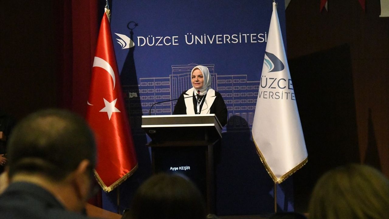 Düzce'de Kadınların Başarı Hikayeleri Sempozyumu Gerçekleşti
