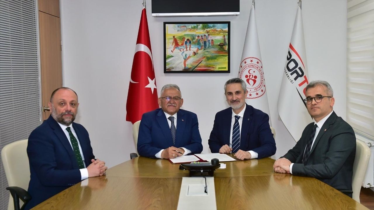 Erciyes Yüksek İrtifa Kamp Merkezi'ne Yeni Atletizm Pisti