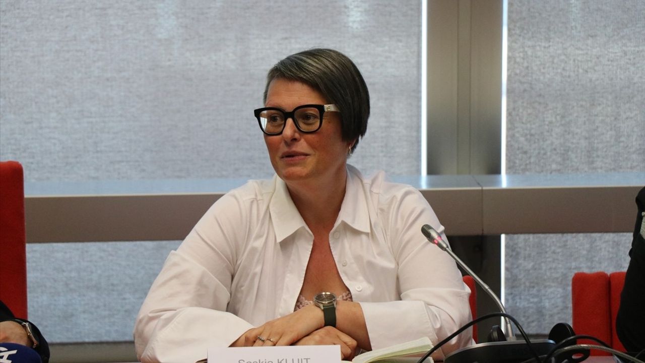 Gazzeliler İçin Gazze'yi Yeniden İnşa Etmek Paneli Strazburg'da