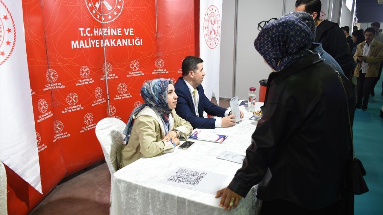 İpekyolu Kariyer Fuarı Malatya'da Kapılarını Açtı