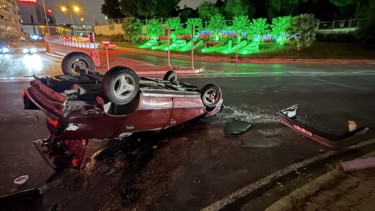 İzmir Bornova'da Trafik Kazası: 4 Yaralı