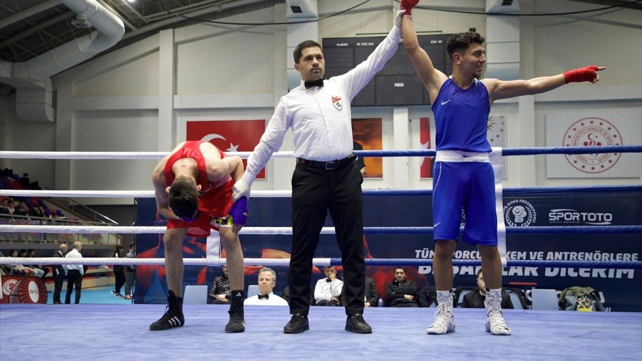 Karabük'te Okul Sporları Gençler Türkiye Boks Birinciliği Tamamlandı