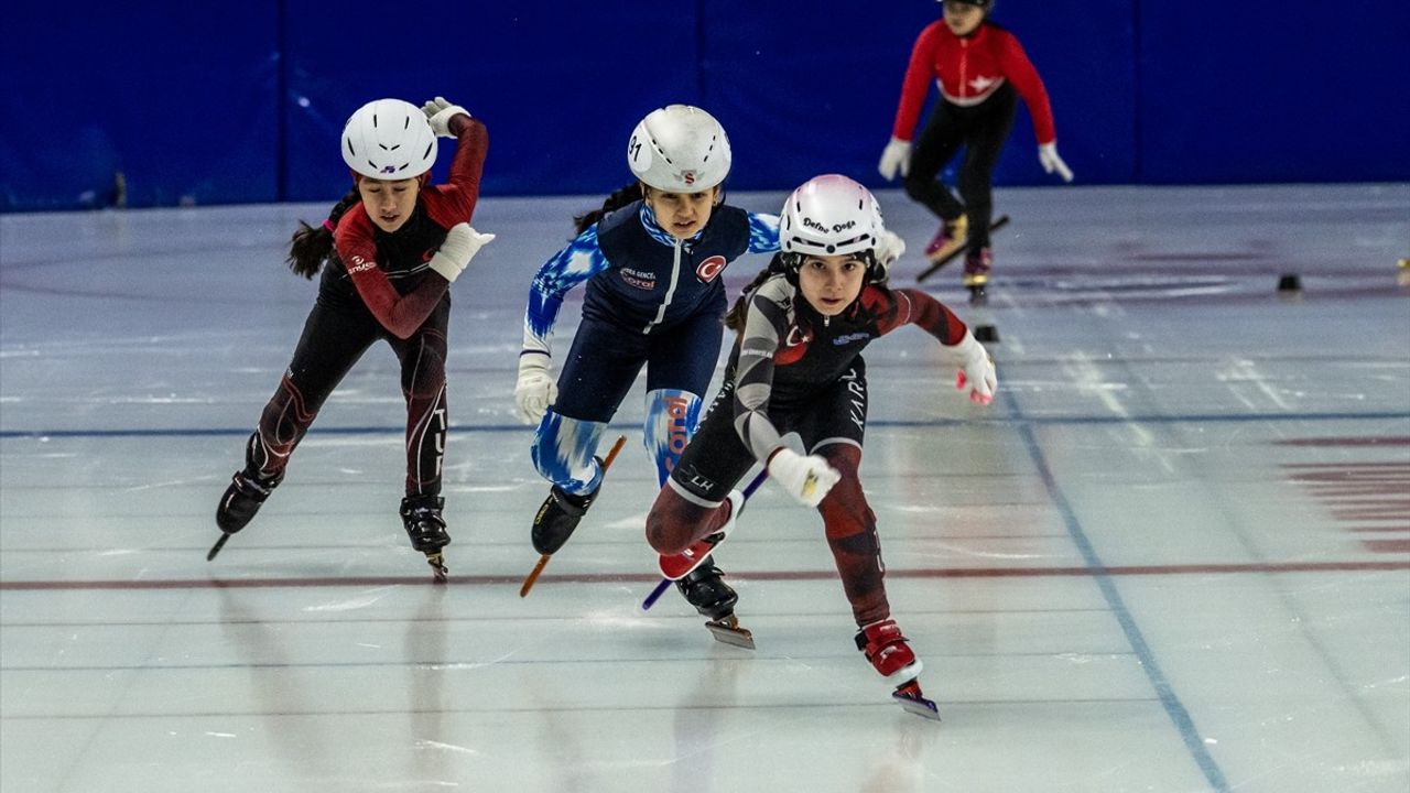 Kars'ta Short Track ANALİG Türkiye Birinciliği Tamamlandı