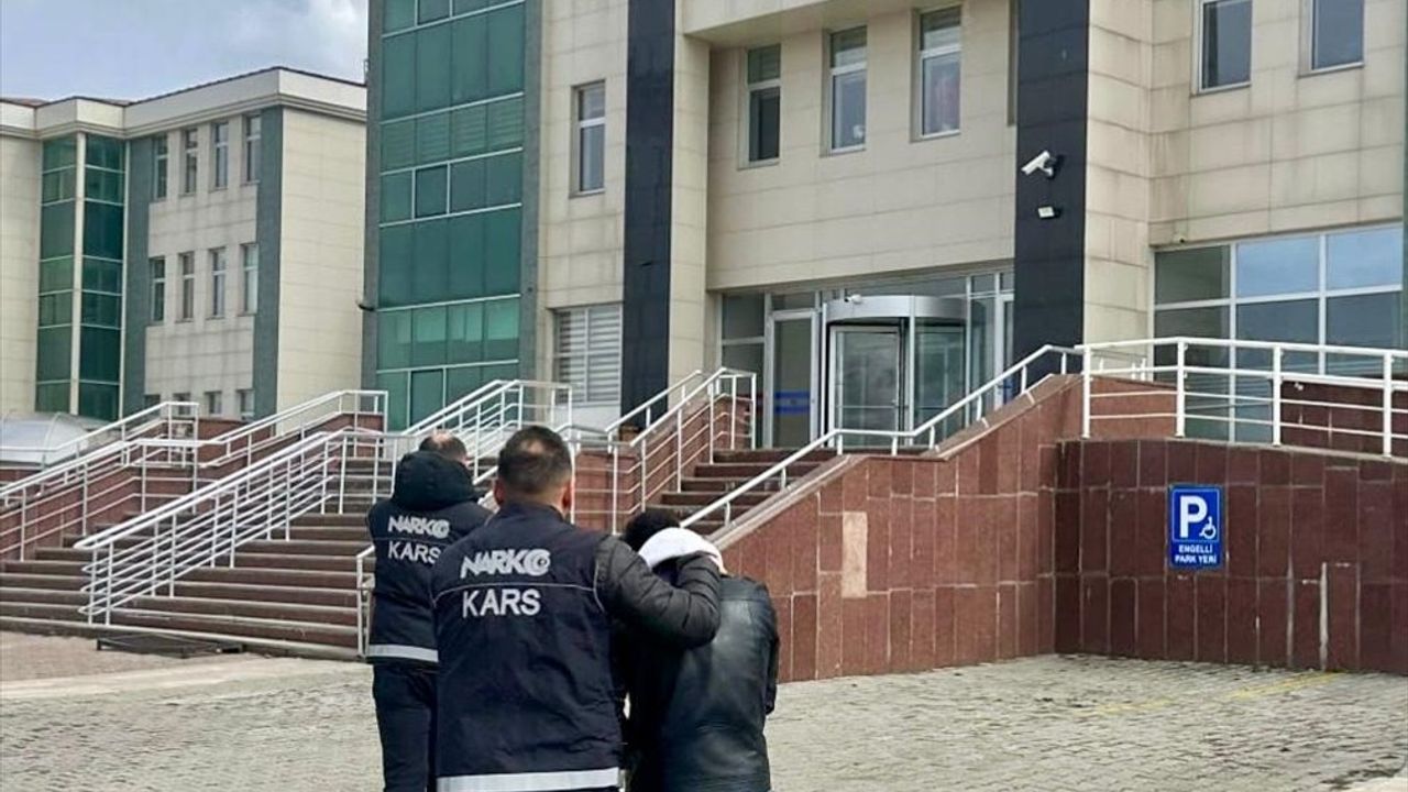 Kars'ta Uyuşturucu Operasyonu: İki Şahıs Tutuklandı
