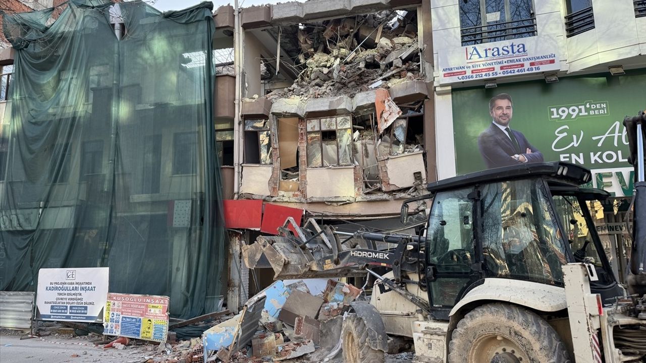 Kastamonu'daki Yıkım Çalışmaları Sırasında Gergin Anlar