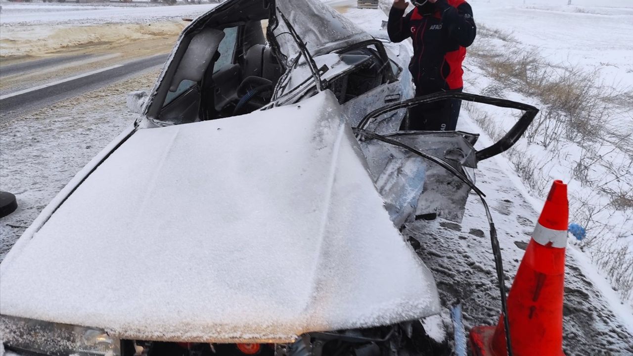 Kayseri'deki Trafik Kazasında İki Kişi Hayatını Kaybetti