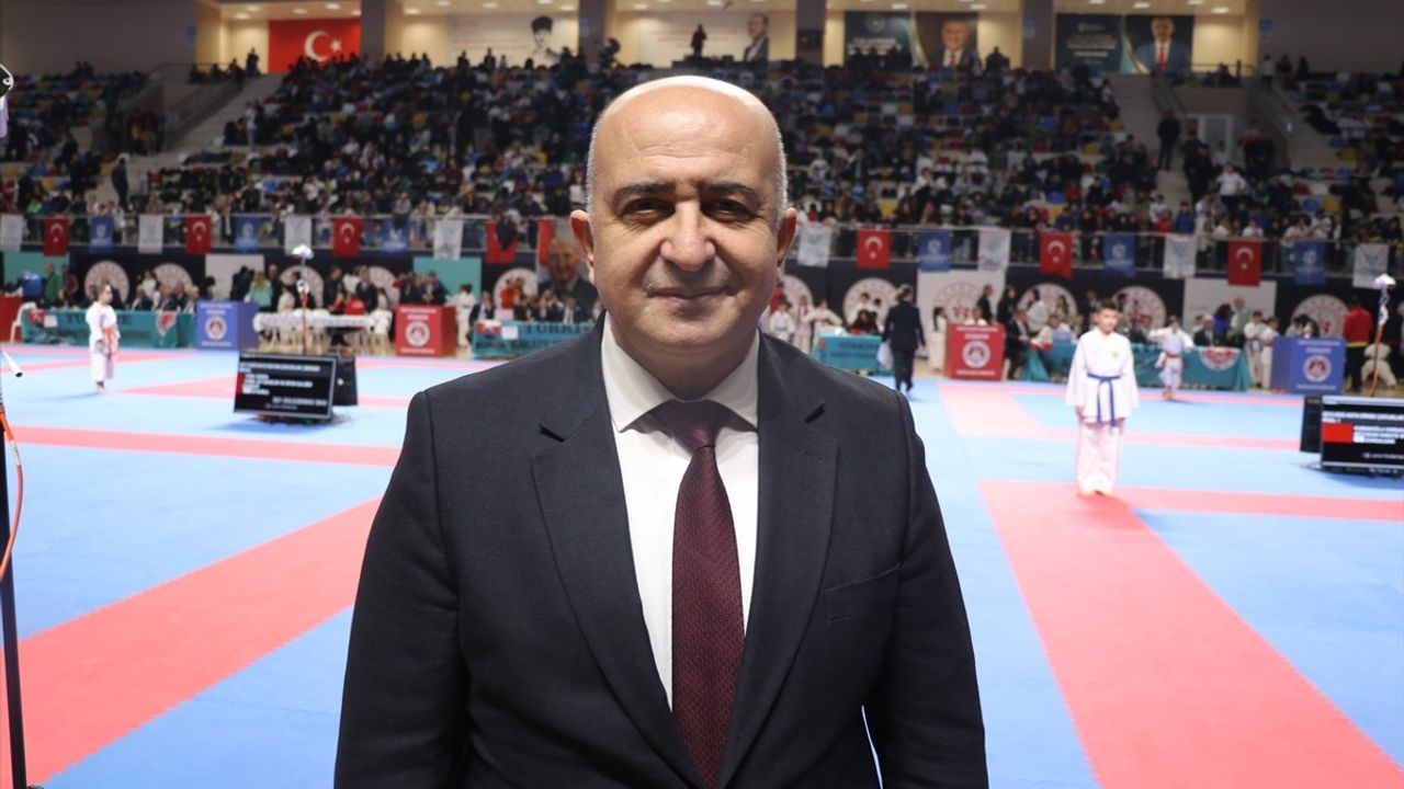 Kocaeli'de Türkiye Çocuklar Karate Şampiyonası Başladı