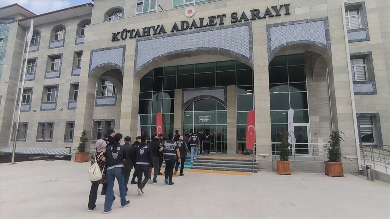 Kütahya'da Fuhuş Operasyonunda 6 Gözaltı: Detaylar
