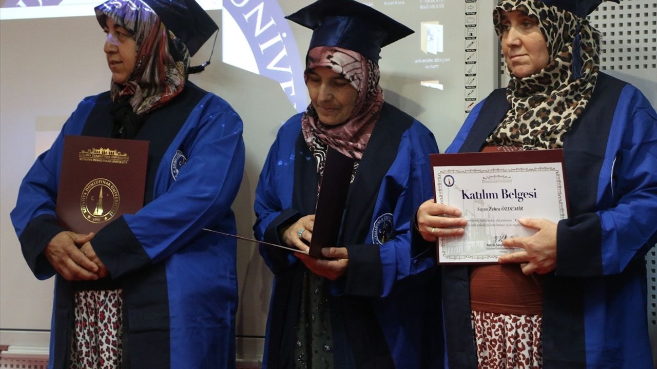 Kütahya'da Kadın Üniversitesi İlk Mezunlarını Ağırladı