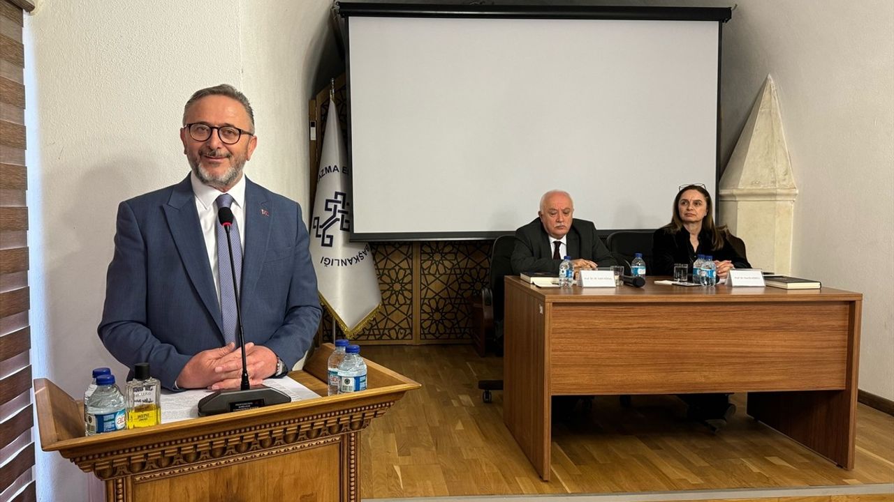 Leyla vü Mecnun Mesnevileri Sergisi Açıldı