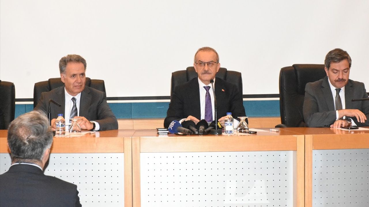 Malatya'da İpekyolu Kariyer Fuarı Heyecanı