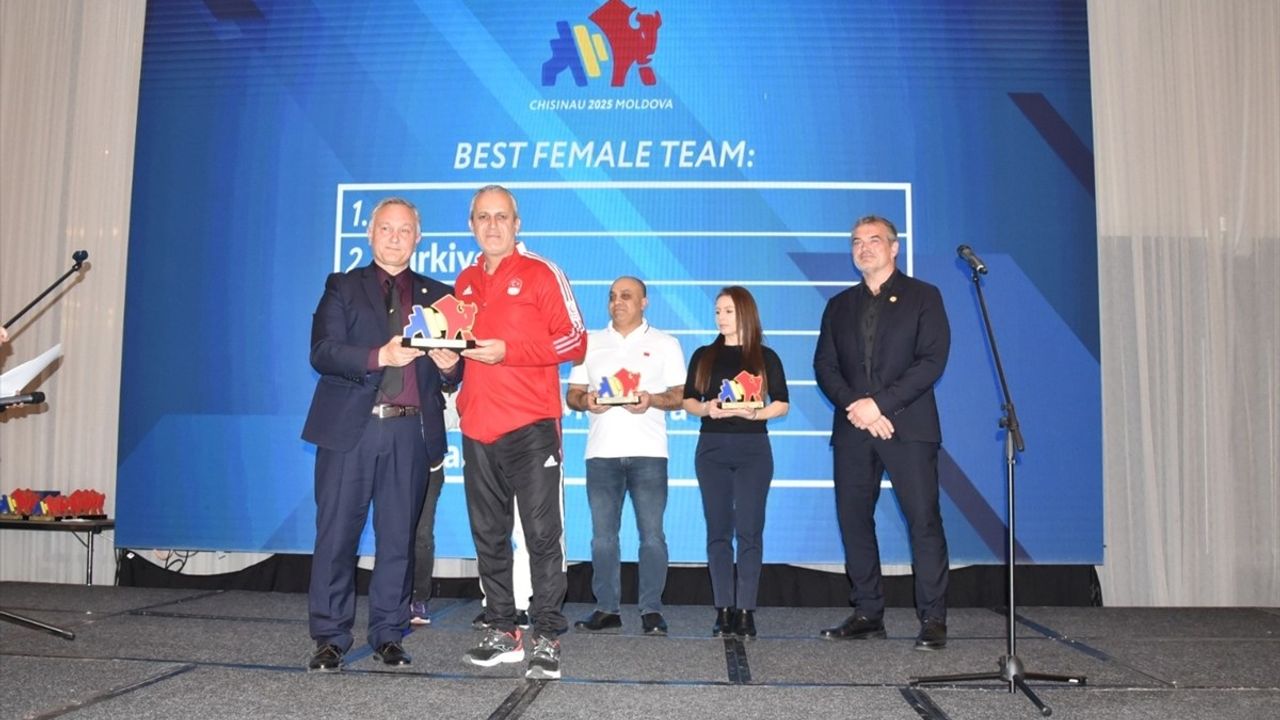 Milli Halterciler 2025 Avrupa Şampiyonası'nda 19 Madalya Kazandı