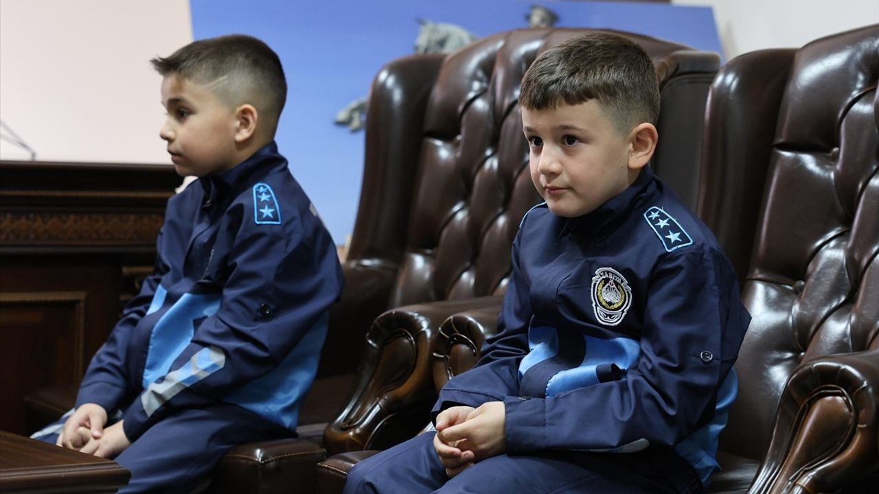 Minik Zabıtalar 23 Nisan'da Tezgahları Denetledi
