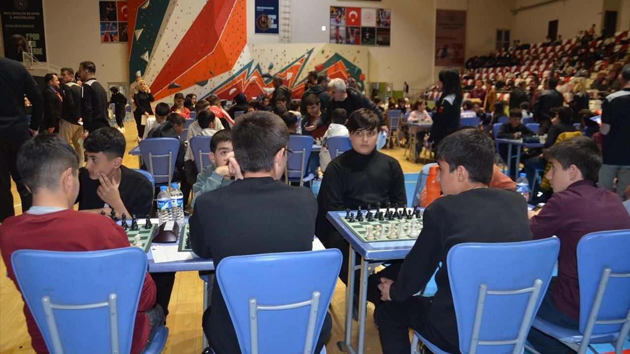 Muş'ta Satranç Grup Birinciliği Heyecanı Başladı