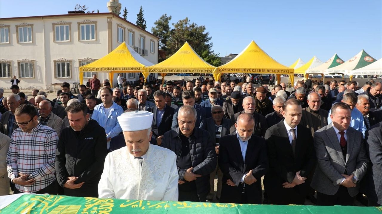 Mustafa Yılmaz'ın Anneleri Ümmühan Yılmaz Son Yolculuğuna Uğurlandı