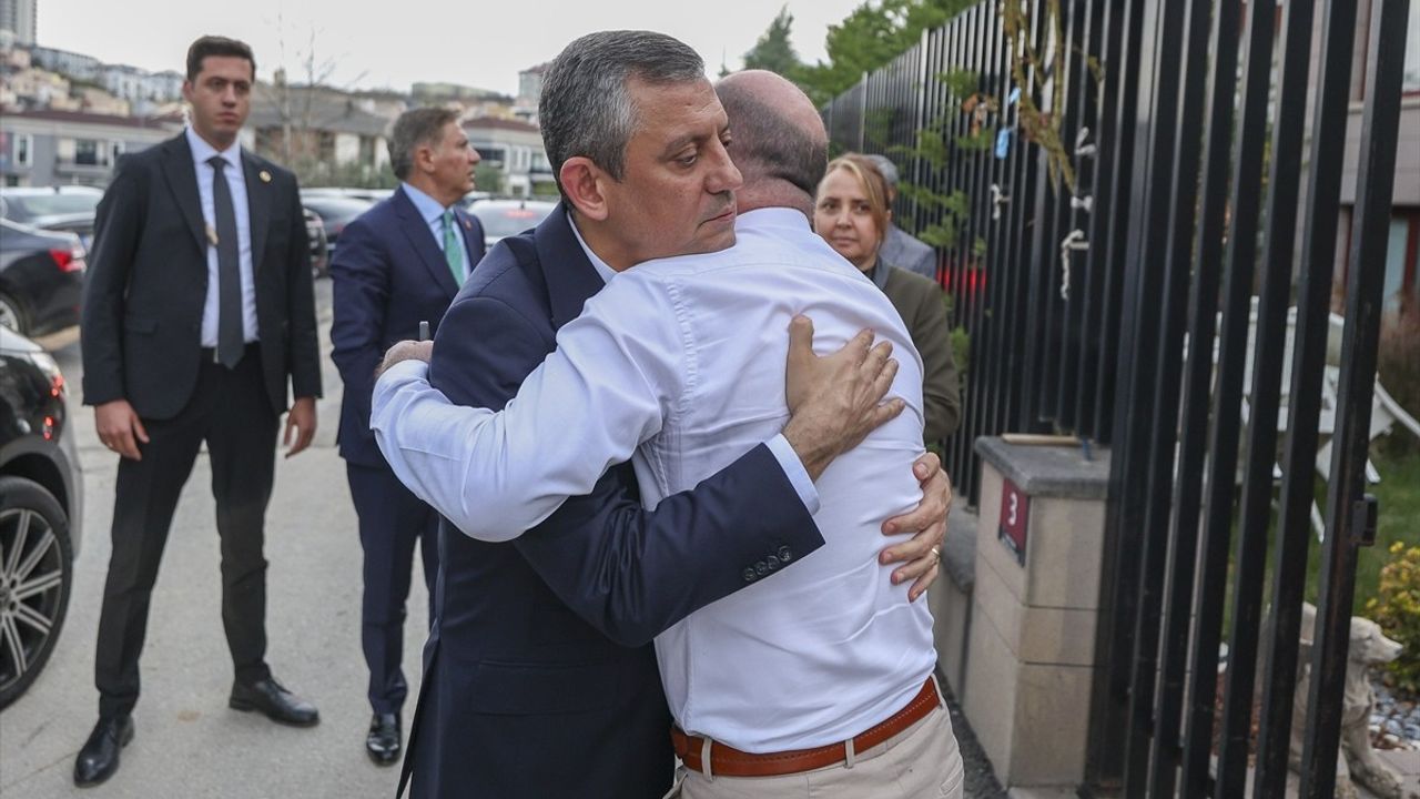 Özgür Özel'den İlhan Cihaner'e Taziye Ziyareti
