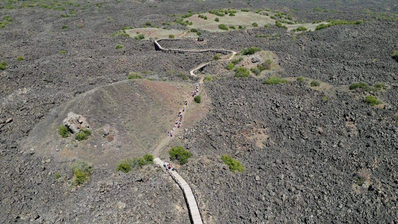Portekizli Öğretmenler Kula-Salihli UNESCO Jeoparkı'nda İncelemelerde Bulundu