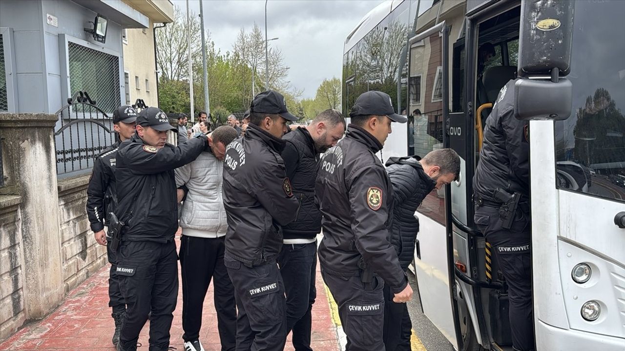 Sakarya'da Silahlı Kavga: 3 Kişi Tutuklandı