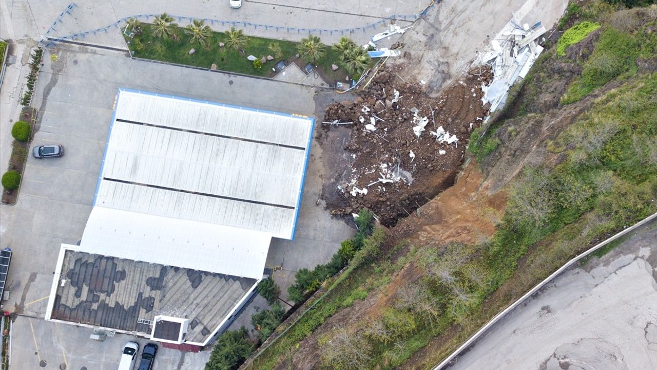 Samsun'da Heyelan Tragidisi: Akaryakıt İstasyonu Sahibi Gözaltına Alındı