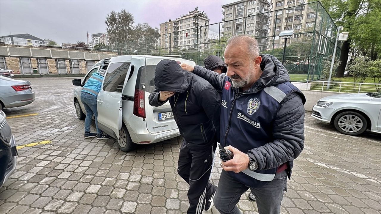 Samsun'da Öğretmeni Darp Eden İki Şüpheli Adliyeye Sevk Edildi