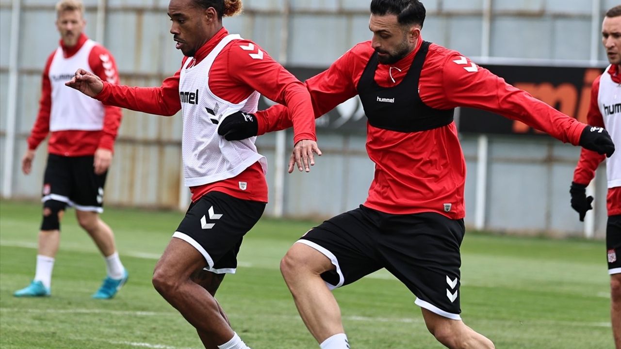 Sivasspor Kasımpaşa Maçına Hazırlıklarını Sürdürüyor